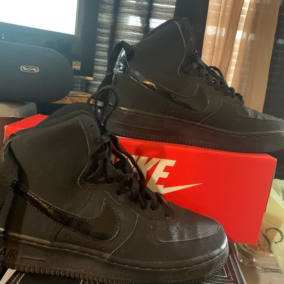 Nike Airforce 1’s Hightop - Picture 1 of 9